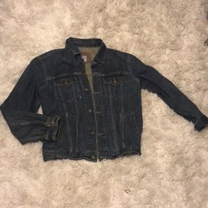 Men’s Medium Wash Denim Jacket